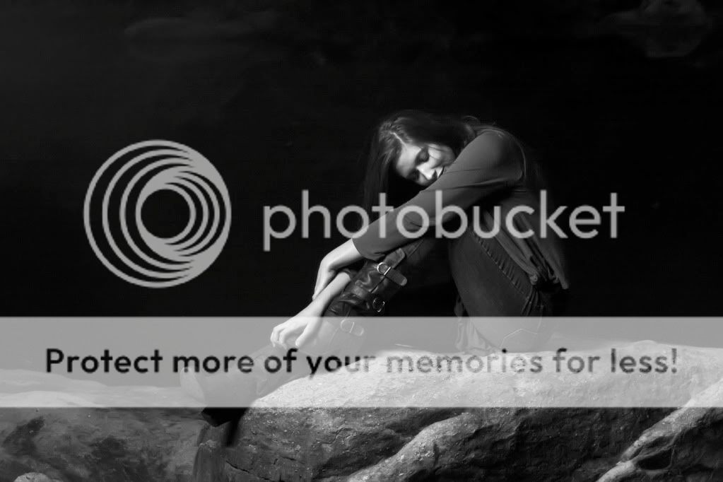 IMAGE: http://i315.photobucket.com/albums/ll466/subfightersandman/_MG_2705BW.jpg