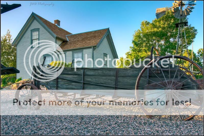 IMAGE: http://i315.photobucket.com/albums/ll479/j-blake/MU%20365%20Days%20of%20Photography/IMG_3779-Edit-2-as-Smart-Object-1.jpg